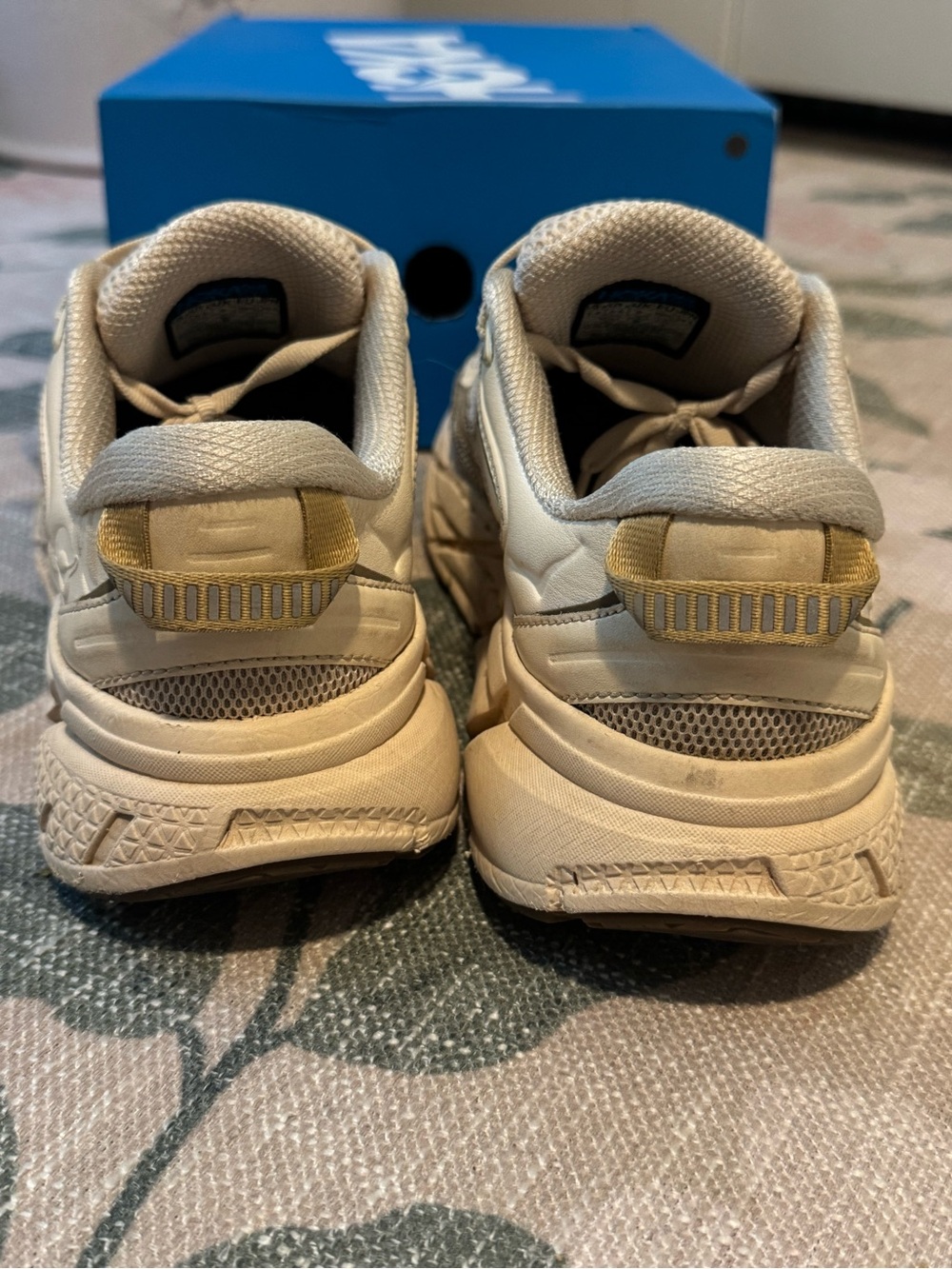 Hoka One One Clifton L in Vanilla Wheat W 7.5 - Picture 6 of 11